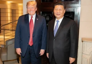 Xi Begins Historic State Visit to Washington with Planeside Welcome